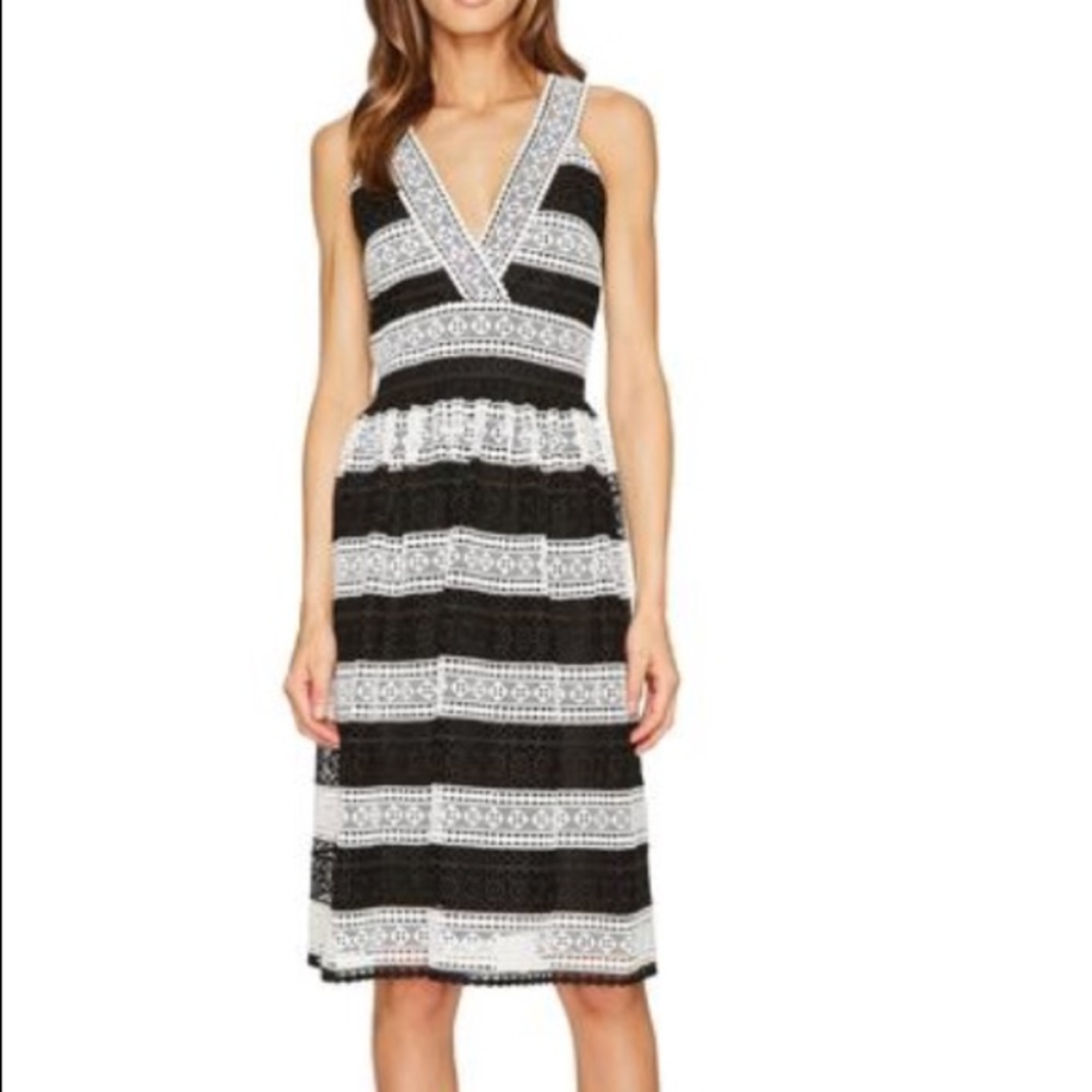 Kate Spade New York Colorblock Lace V-neck Dress 6 - Picture 3 of 8